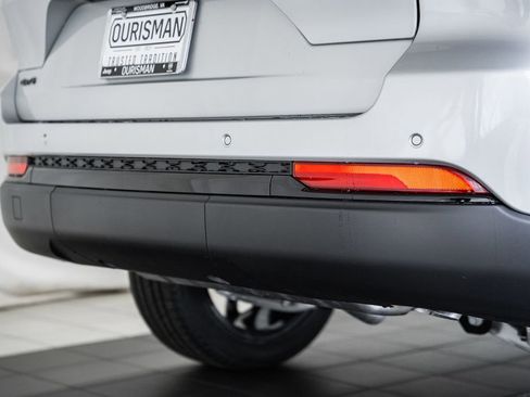 New 2025 Jeep Grand Cherokee Limited image 8