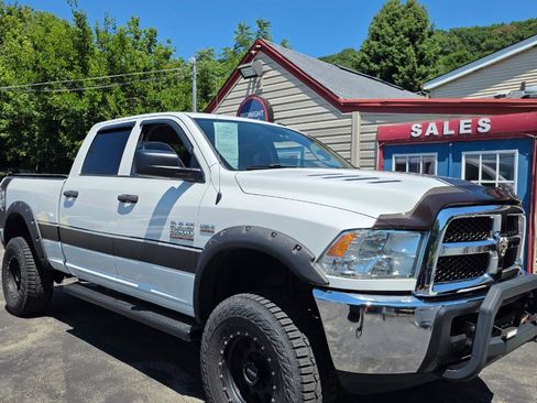 Used 2016 RAM 2500 Tradesman w/ Chrome Appearance Group AWD/4WD image 4