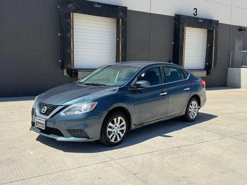 Used 2017 Nissan Sentra SV FWD image 1