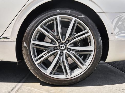 Used 2022 Bentley Flying Spur W12 AWD/4WD image 18