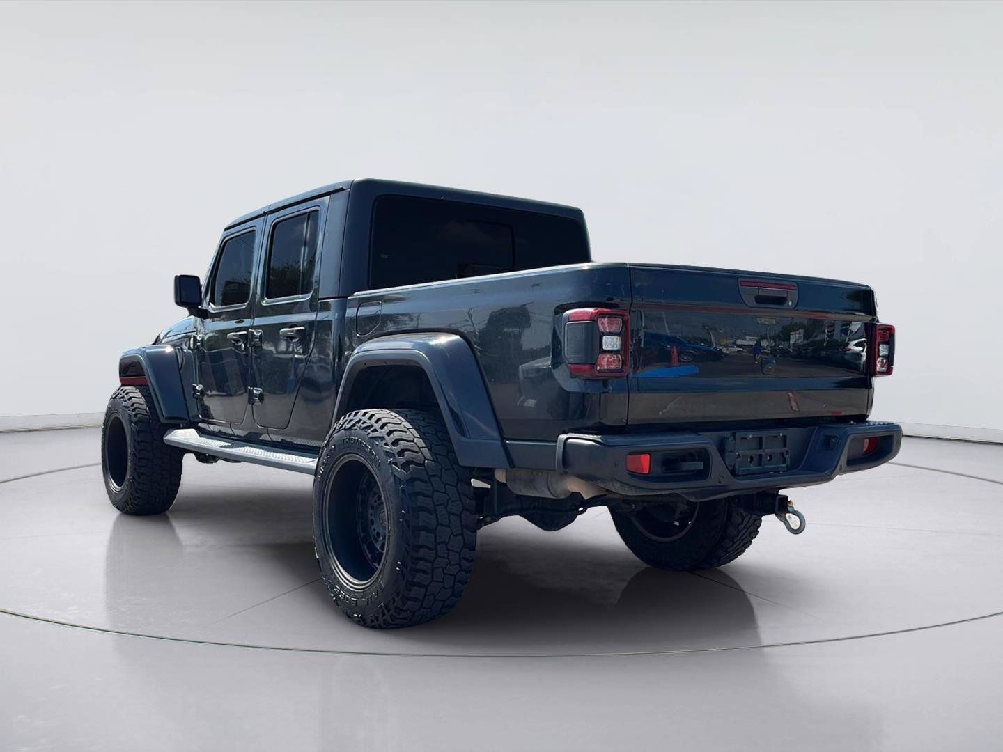 Used 2020 Jeep Gladiator Overland AWD/4WD image 4