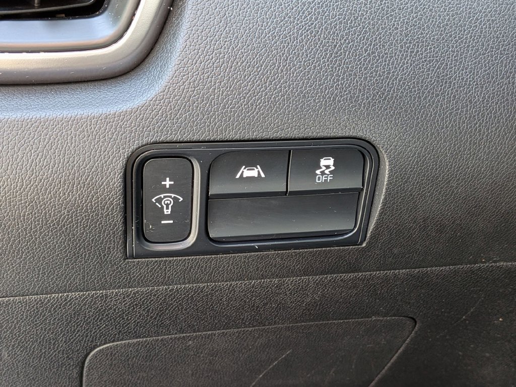Used 2022 Kia Sorento S w/ Panoramic Sunroof Package AWD/4WD image 15