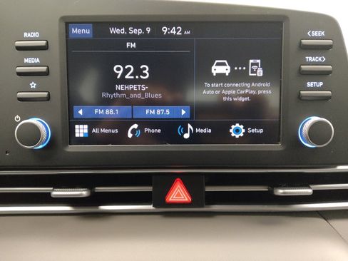Used 2025 Hyundai Elantra SE FWD image 25