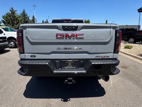 Used 2025 GMC Sierra 2500 AT4X AWD/4WD image 9