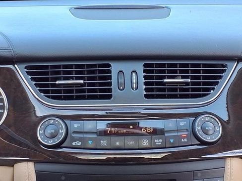 Used 2008 Mercedes-Benz CLS 550 image 17