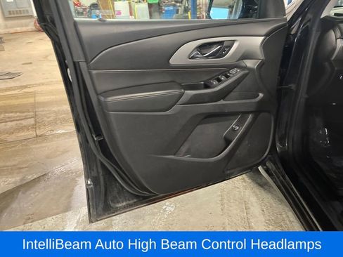 Used 2020 Chevrolet Traverse LT w/ Driver Confidence II Package image 13