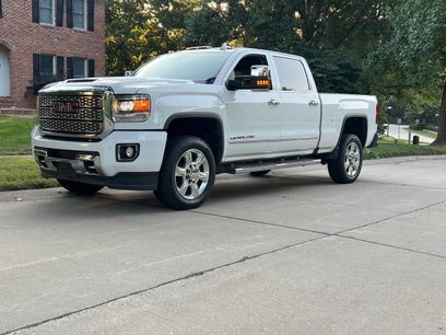 Used 2019 GMC Sierra 2500 Denali w/ Duramax Plus Package