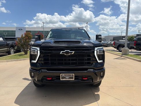 Used 2025 Chevrolet Silverado 2500 LT w/ Trail Boss Package AWD/4WD image 8