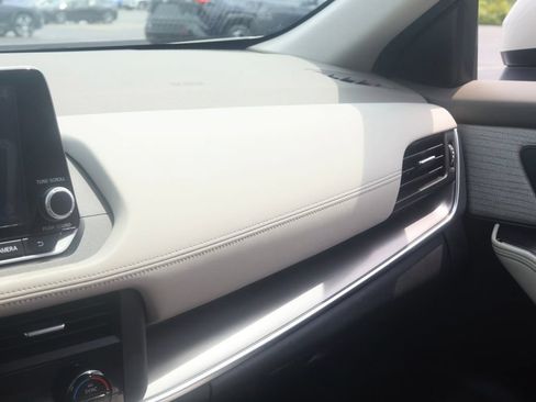 Used 2023 Nissan Rogue SV AWD/4WD image 27