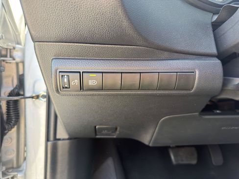 Used 2024 Toyota Corolla LE FWD image 28