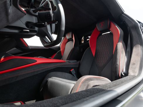 Used 2024 Lamborghini Revuelto AWD/4WD image 78