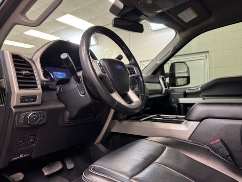 Used 2021 Ford F350 Lariat image 14