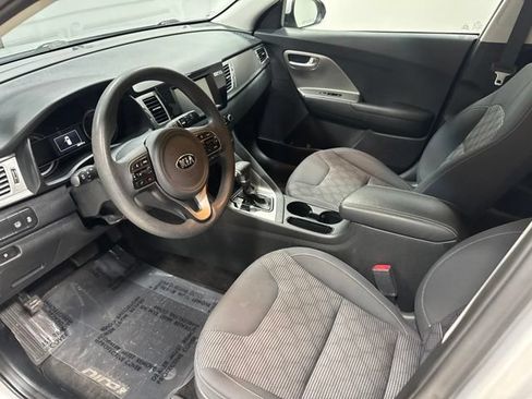 Used 2018 Kia Niro FE FWD image 12
