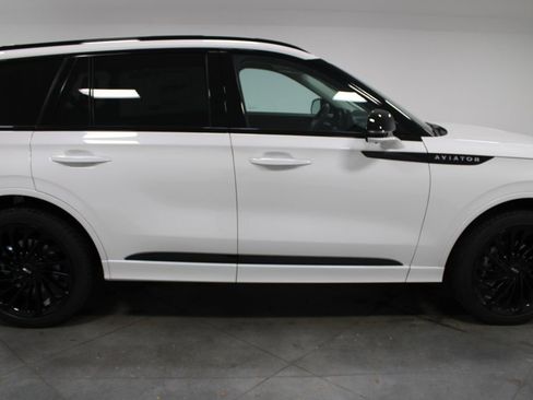New 2026 Lincoln Aviator Reserve AWD/4WD image 10