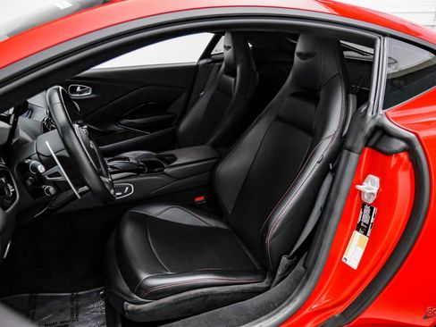 Used 2019 Aston Martin V8 Vantage Coupe image 39