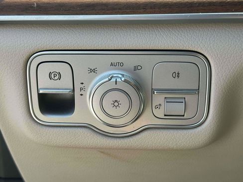 Certified 2023 Mercedes-Benz GLS 450 4MATIC image 19