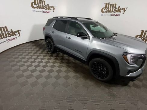 Used 2026 GMC Terrain Elevation w/ Elevation Premium Package image 2