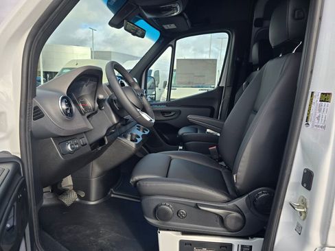 New 2025 Mercedes-Benz Sprinter 2500 image 20