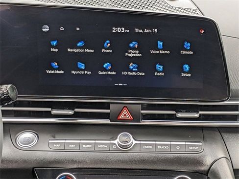 Used 2025 Hyundai Elantra Limited image 13