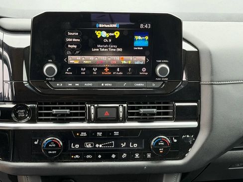 Used 2025 Nissan Pathfinder SV FWD image 31