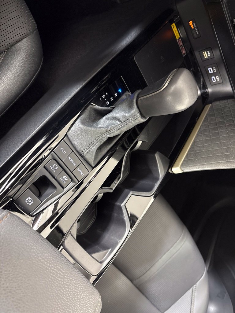 Used 2025 Toyota Camry XLE FWD image 30