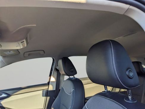 Used 2023 Volkswagen Taos SE w/ Black Wheel Package image 18