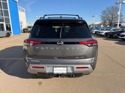 Used 2022 Nissan Pathfinder SL w/ SL Premium Package image 3