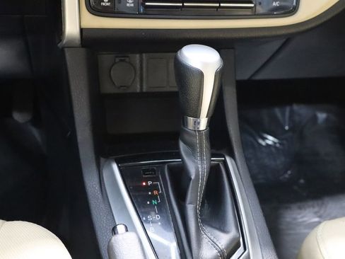 Used 2018 Toyota Corolla LE image 34