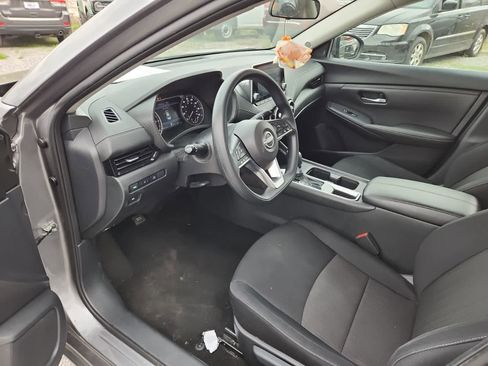 Used 2024 Nissan Sentra SV image 13