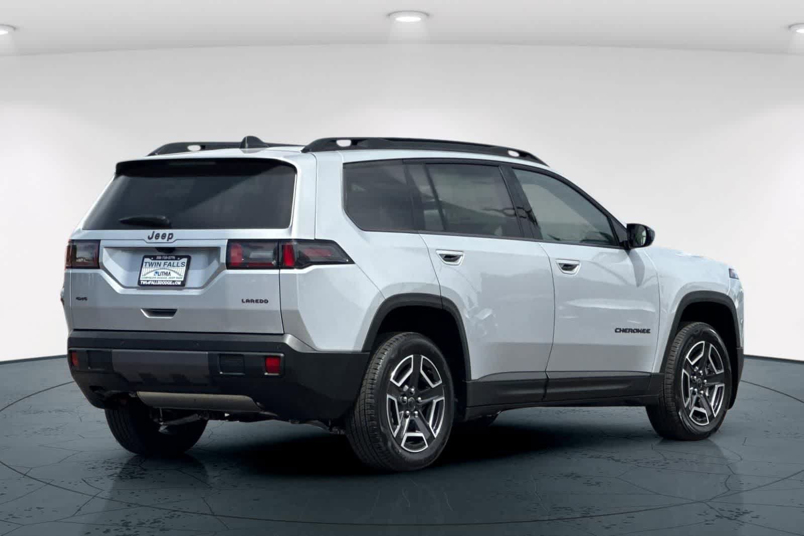 New 2026 Jeep Cherokee Laredo AWD/4WD image 2
