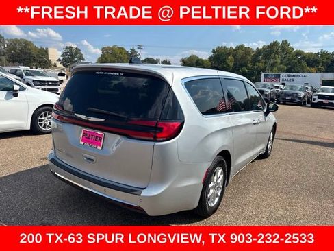 Used 2023 Chrysler Pacifica Touring FWD image 20