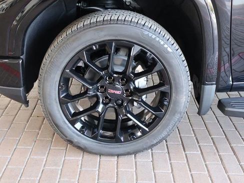 New 2026 GMC Sierra 1500 Denali w/ Technology Package image 9