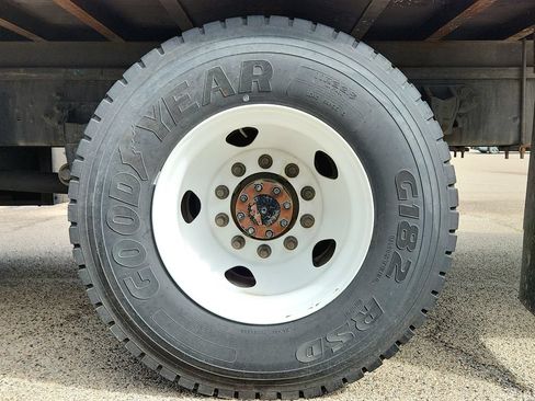 Used 2023 Ford F650 2WD Regular Cab Super Duty image 22