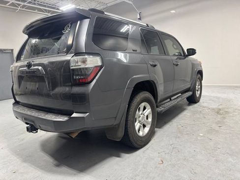 Used 2020 Toyota 4Runner SR5 Premium w/ Moonroof Package RWD image 5