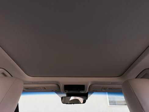 Used 2025 Lexus ES 350 350 w/ Premium Package image 4