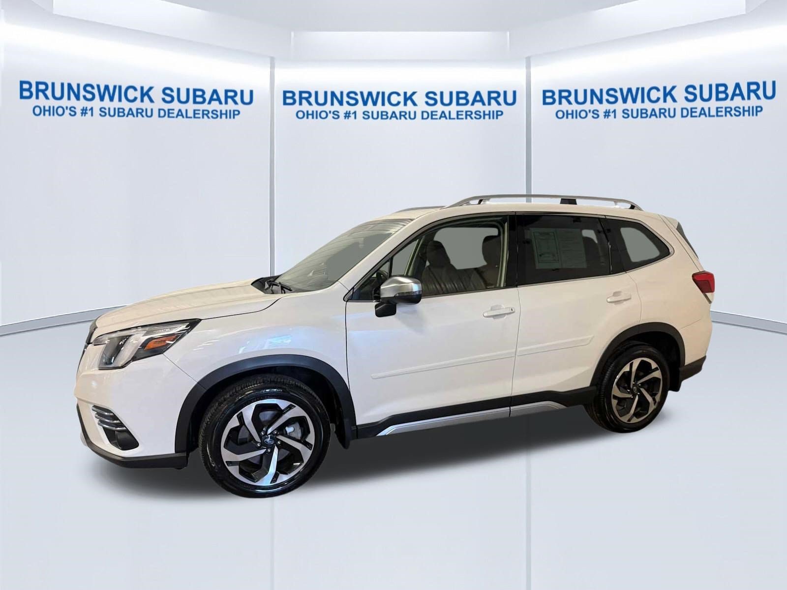 Used 2023 Subaru Forester Touring w/ Popular Package #2 AWD/4WD image 2