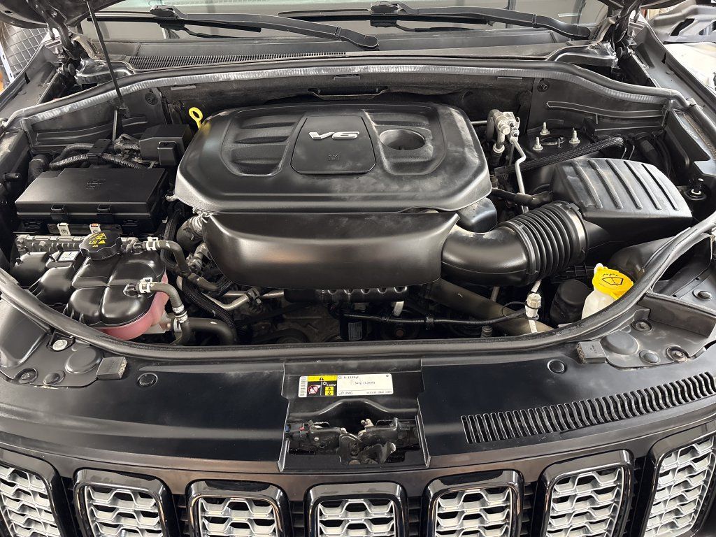 Used 2018 Jeep Grand Cherokee Altitude AWD/4WD image 26