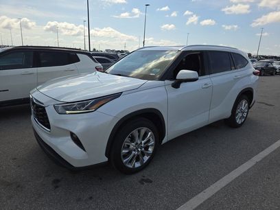 Used 2023 Toyota Highlander Limited