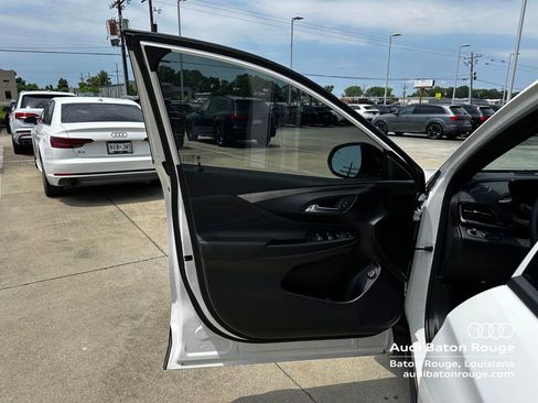 Used 2025 Buick Envista Sport Touring w/ Convenience II Package FWD image 7