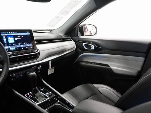 New 2026 Jeep Compass Limited image 16