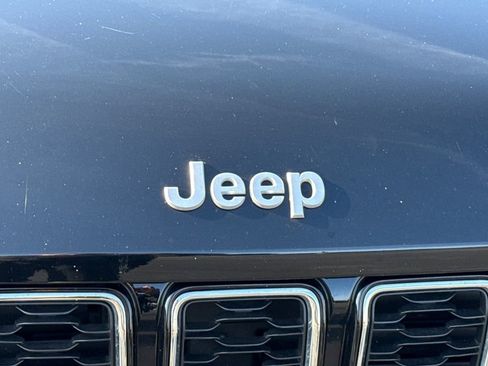 Used 2024 Jeep Grand Cherokee Limited image 8