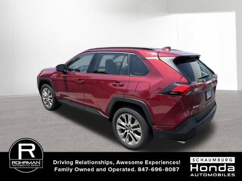 Used 2019 Toyota RAV4 XLE Premium w/ Cold Weather Package AWD/4WD image 7