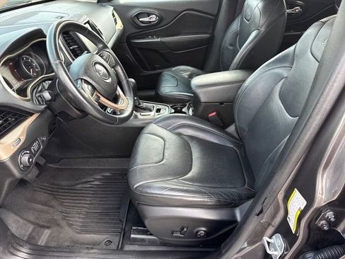 Used 2014 Jeep Cherokee Limited w/ Luxury Group AWD/4WD image 10