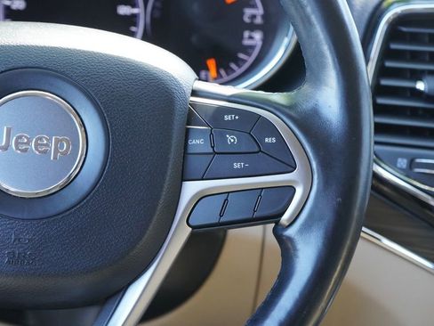 Used 2021 Jeep Grand Cherokee Limited AWD/4WD image 16