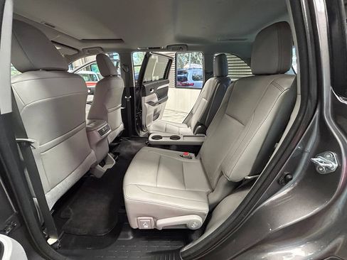 Used 2015 Toyota Highlander XLE AWD/4WD image 56