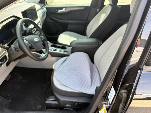 Used 2024 Ford Escape Active w/ Tech Pack #2 FWD image 7