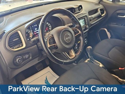 Used 2017 Jeep Renegade Latitude w/ Popular Equipment Group AWD/4WD image 7