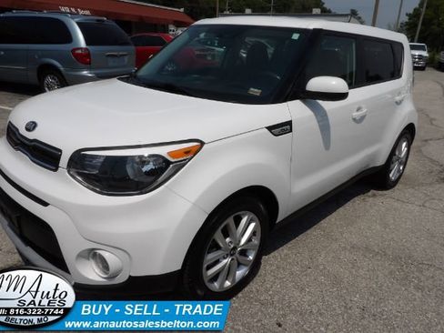 Used 2019 Kia Soul + image 1