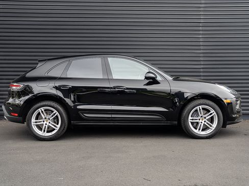 Certified 2026 Porsche Macan AWD/4WD image 27