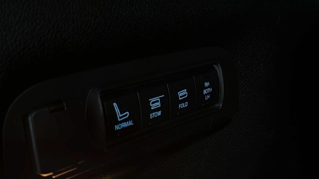 Used 2018 Ford Explorer Platinum AWD/4WD image 9